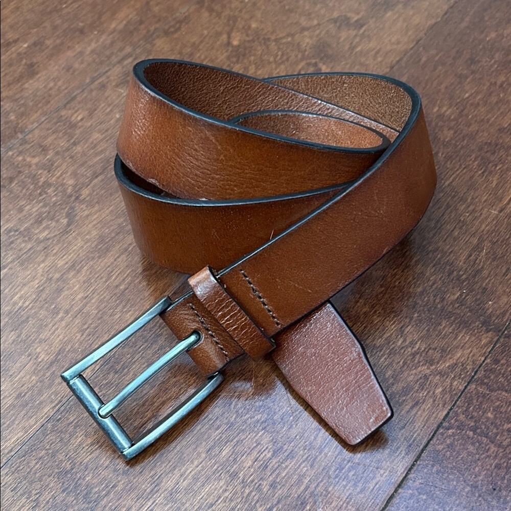 Women’s Classic Brown Leather Belt with Silver Hardware, Size Medium